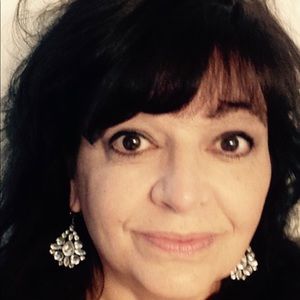 Meet your Posher, Julia
